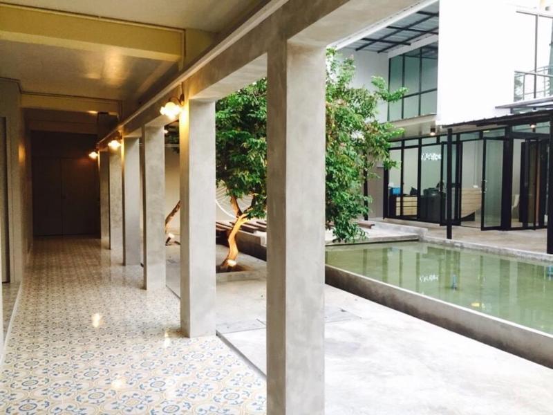 Hotel October Phuket Kültér fotó